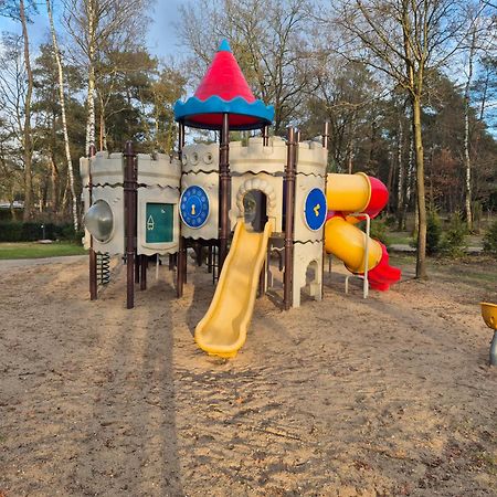 Het Veluwse Boshuisje Knus Chalet Met Omheinde Tuin Op De Veluwe Hoenderloo Exterior photo